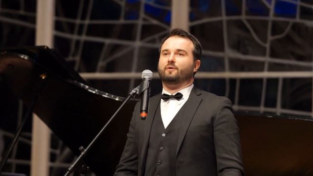 Nazar Karabinovych, Yevanhelina But (piano)Bohdan Vesolovsky. Tango-" Як тебе не любити" смотреть онлайн