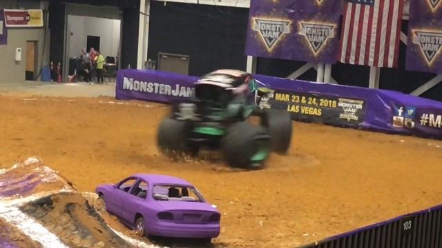 Grave Digger (Bad To The Bone) смотреть онлайн