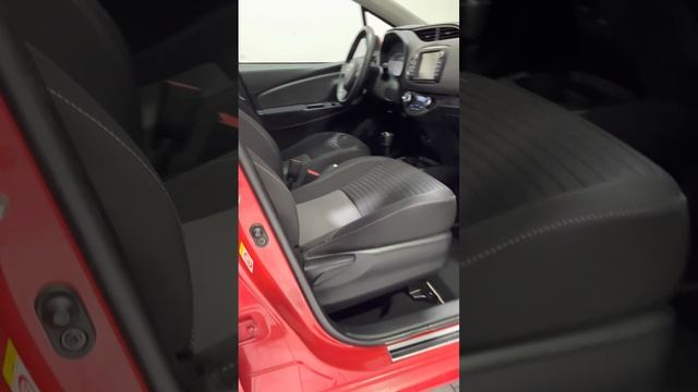 TOYOTA YARIS Hybrid 1 5 HSD 100h 16V E CVT 75 cv смотреть онлайн