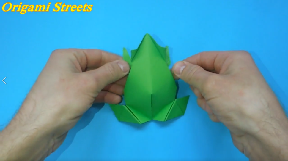 Оригами лягушка из бумаги.mp4 смотреть онлайн