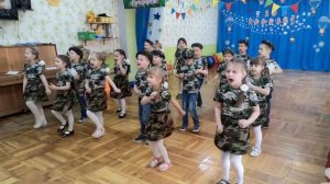 У солдата выходный - песня - Идёт солдат по городу