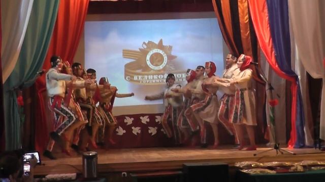 Танец "Ярхушта" танцует старшая группа ансамбля "Ширак" смотреть онлайн
