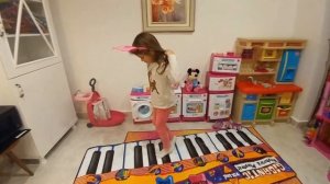 Новое НОЖНОЕ пианино.Детское НАПОЛЬНОЕ пианино.Видео для детей.Игра для детей.