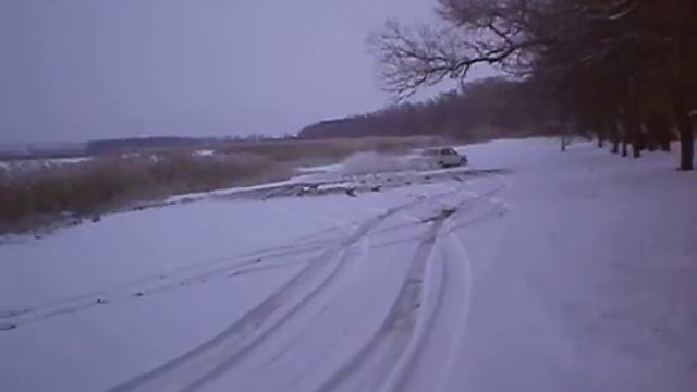 Первый дрифт зимой смотреть онлайн