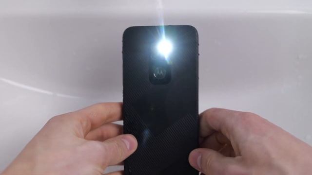 Motorola Defy underwater in the dark incoming call смотреть онлайн