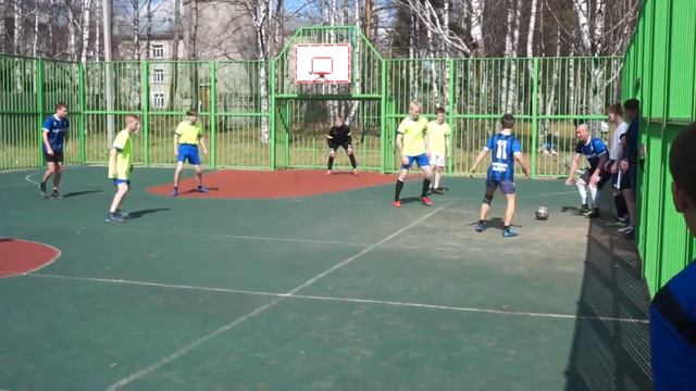 08. 05. 2021 г. Горсад. Минифутбол. г. Луза- 1 ДЮСШ - п. Подосиновец. Видеофрагмент матча смотреть онлайн