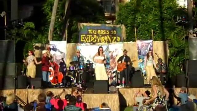 The Hula Girls & Miss Dinah DeRosa at Tiki Oasis 2010.wmv смотреть онлайн