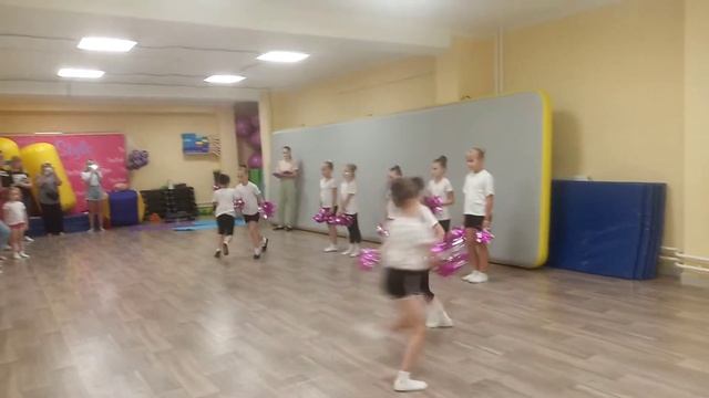Черлидинг танец "Меня так тянет хулиганить"(на соревнованиях) смотреть онлайн