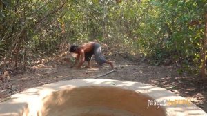 Постройка дачного домика в лесу в джунглях с бассейном и трамплином