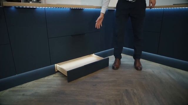 КРАТКИЙ ОБЗОР О УМНОЙ КУХНЕ смотреть онлайн