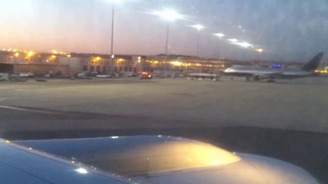 A Tour of Madrid Barajas Airport's Terminal 2 смотреть онлайн