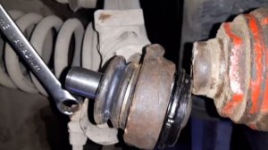 мерседес 124 как запресовать шаровую опору одному