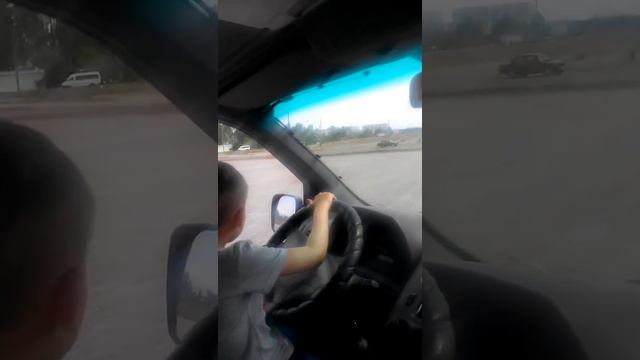 Сын 6 лет учится водить авто смотреть онлайн