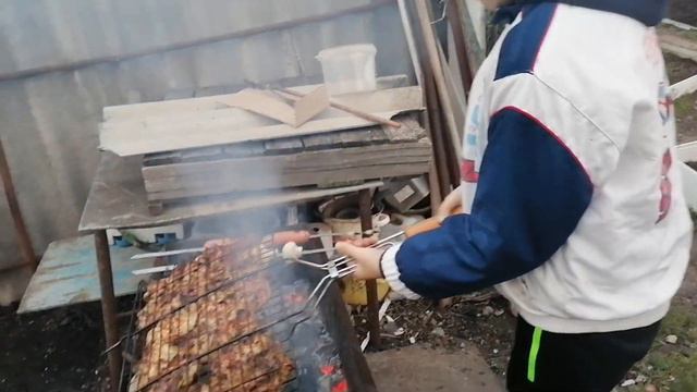кто работает, тот ест смотреть онлайн