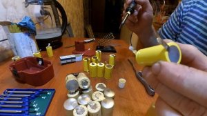 Замена аккумуляторных батарей в шуруповёрте// Replacement of batteries in a screwdriver