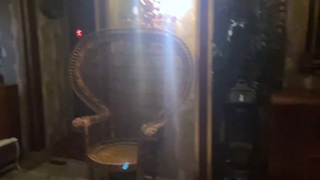 Finding Myself in Hotel Grand de Londres смотреть онлайн