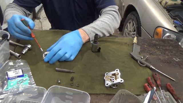 Разборка и чистка клапана VVT. Volvo S60. смотреть онлайн