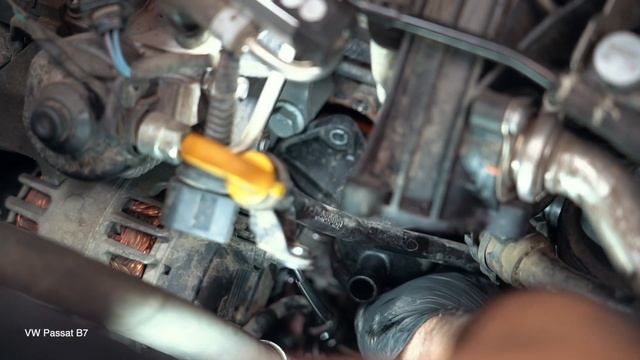 Hoe een thermostaat op een VW PASSAT B7 Sedan [HANDLEIDING AUTODOC] смотреть онлайн