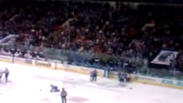 06.11.2011 Минск-арена.Динамо(М)-Витязь.Драка.Продолжение смотреть онлайн