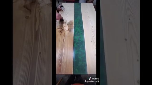 Стол с эпоксидной смолой и настоящим мхом ? смотреть онлайн