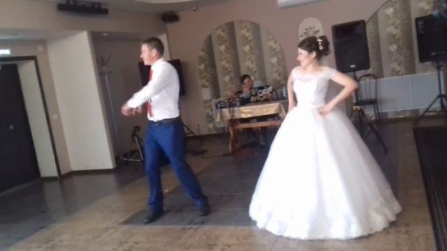 не сложный свадебный танец жениха и невесты Родино 2017 смотреть онлайн