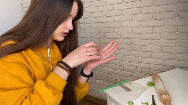 ЛЕПЛЮ КОЛЕЧКИ-ЛЯГУШКИ из ГЛИНЫ /трендовые колечки из пинтереста смотреть онлайн