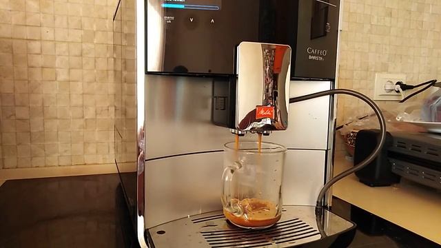 Готовим кофе на кофеварке Мелита CAFFEO BARISTA T смотреть онлайн