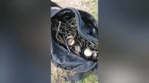 Поиск золота на пляже с поисковыми граблями(трал) и магнит)))