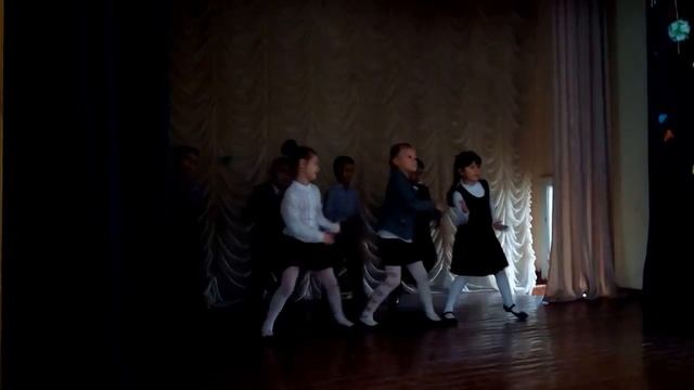 Репетиция танца первоклашек к дню учителя (часть 1) смотреть онлайн