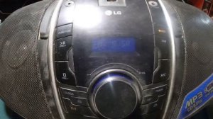 магнитола  самопроизвольно включается и выключается