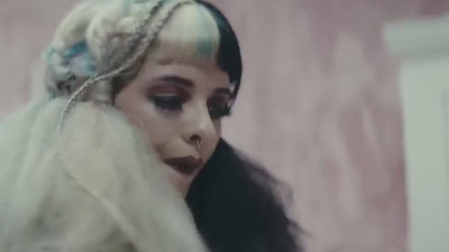 Melanie Martinez - Cake смотреть онлайн