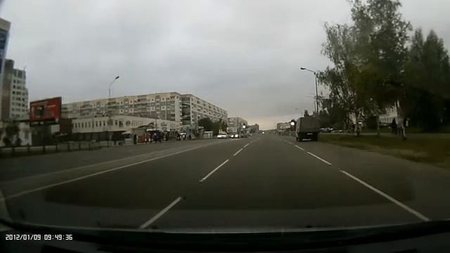 Как "правильно" переходить дорогу на сигнал светофора смотреть онлайн
