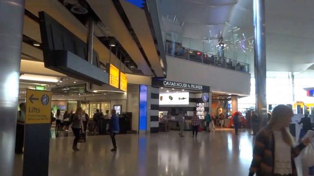 Aruna & Hari Sharma Arrived at SAS Terminal A Concourse London LHR Terminal 2, Aug 28, 2015 смотреть онлайн