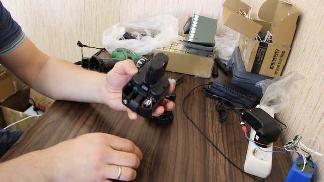 Аккумулятор Li-ion 12В для шуруповерта Hitachi смотреть онлайн