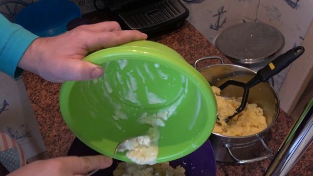 Шеф Котлет - Картофельные котлеты с начинкой из фарша смотреть онлайн