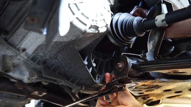 Transmission Oil Service Tutorial - Alfa Romeo MiTo QV смотреть онлайн