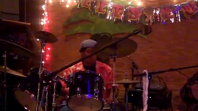 Kilisitina (Tina) Vainuku singing End of the World смотреть онлайн