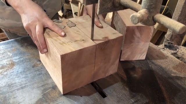 That is Giant King Size Bed With Monolithic Hardwood || Extremely Wonderful Woodgrain смотреть онлайн