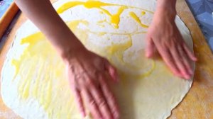 ВКУСНЕЙШАЯ СЛОЕНАЯ ЛУКОВАЯ ЛЕПЕШКА?/ГОТОВИМ ЛЕПЕШКУ БЕЗ ДУХОВКИ?