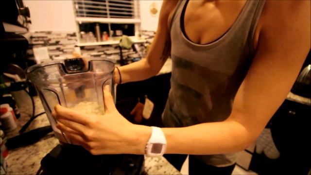 How to make OAT FLOUR in One Minute! - Semi-Ground Oats / DIY / Food Hack / Vegan / Gluten Free смотреть онлайн