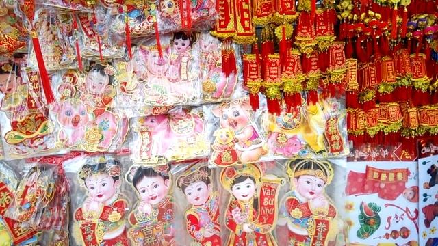 23.01.2019 Рынок украшений к тету. Очень красиво!!!