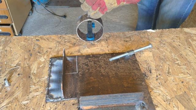 Крутая самоделка из старой трубы сделай и себе. 90 degrees welding clamp from pipe steel смотреть онлайн