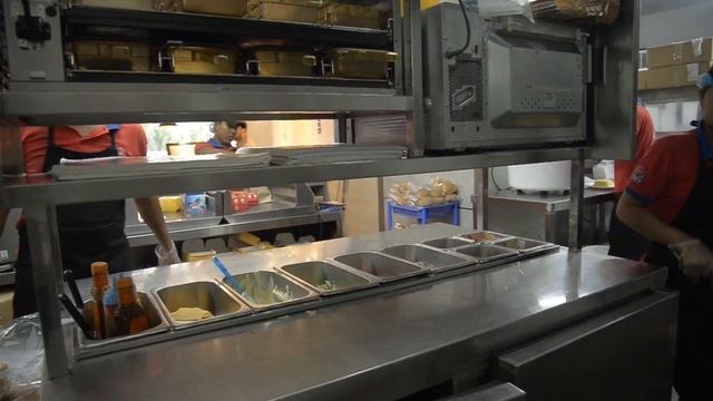 Herfy crowned 'premium burger chain'! смотреть онлайн