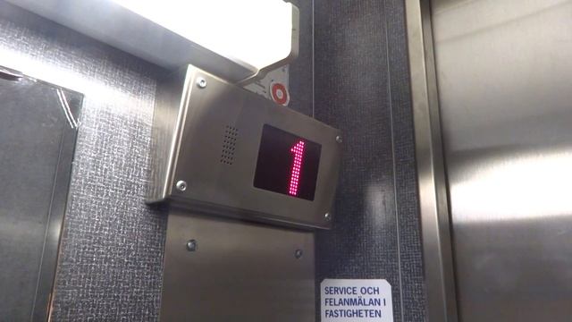 Graham Brothers (Mod) traction elevator @ Abraham Bäckgatan 13D,Söderhamn,Sweden смотреть онлайн