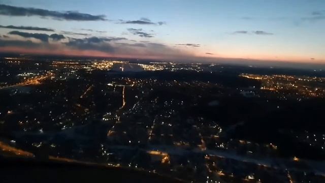 Заход и посадка в Шереметьево мартовским вечером смотреть онлайн