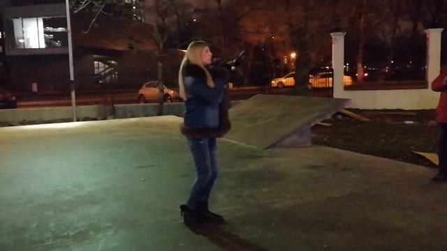 Любовь Попова "Приходи", на открытии катка в парке "Красная Пресня". Видео Кочетковой Светланы. смотреть онлайн