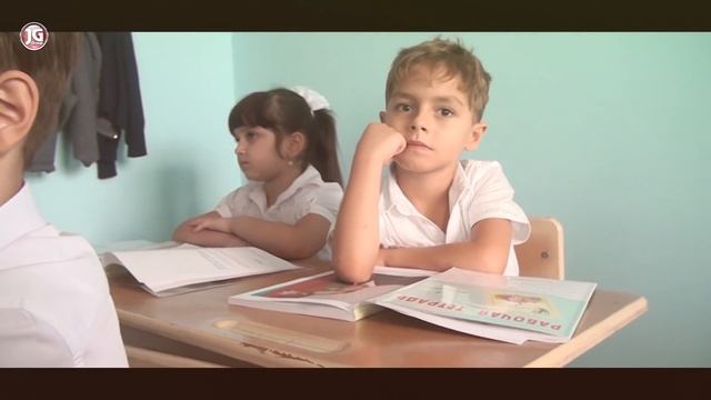 Впервый раз, в первый класс - Школа №17 1"А" класс смотреть онлайн