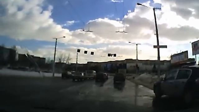 "Уступи" дорогу ГАИ смотреть онлайн