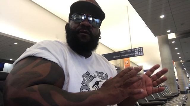 28 1/2 inch Armed NPC International Heavyweight Bodybuilder Chocolate Thunder flys to California смотреть онлайн