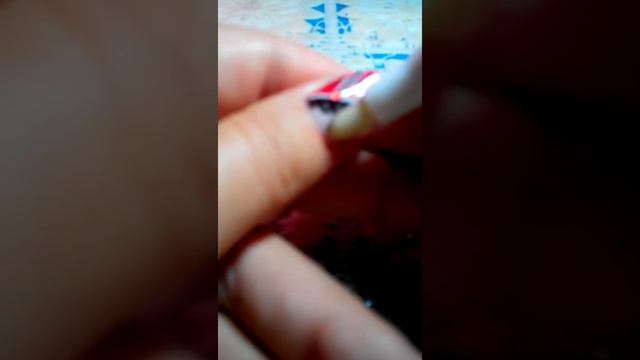 Бюджетный карандаш для увлажнения кутикулы. смотреть онлайн